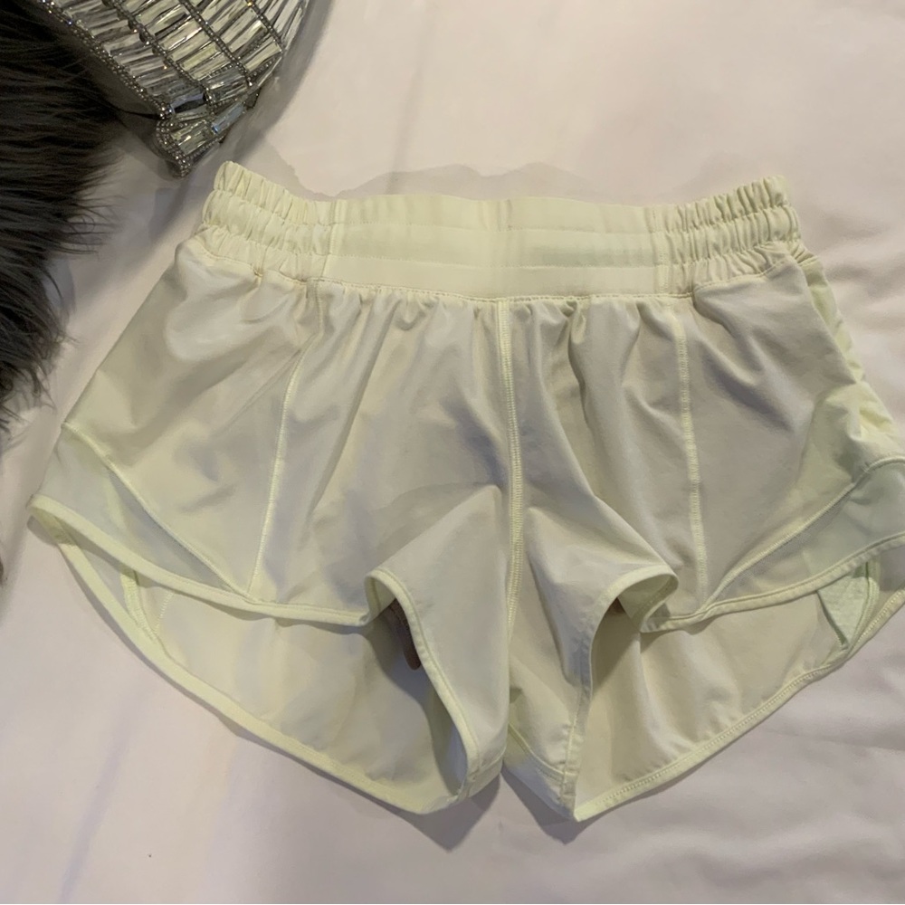 Lululemon Hotty Hot 2.5’’ Athletic Shorts